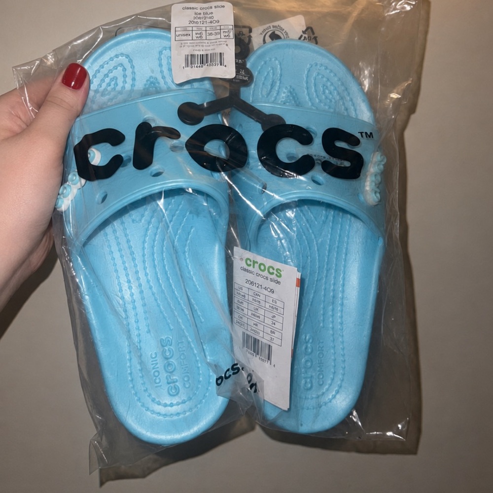 NEW CROCS Women’s Classic Slides